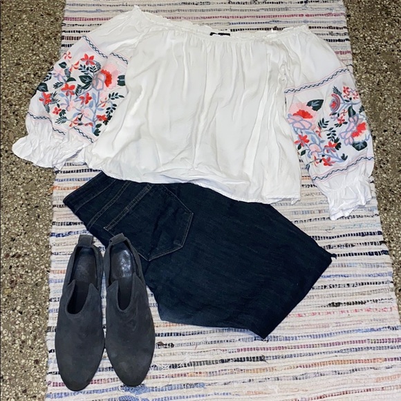 Sugar Lips off the shoulder embroidered blouse - Picture 2 of 4